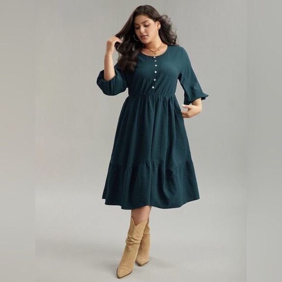 BloomChic Dresses & Skirts - Bloomchic Knee Length Dress Green